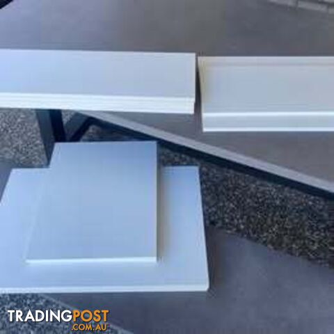 11 Laminate shelves + pegs