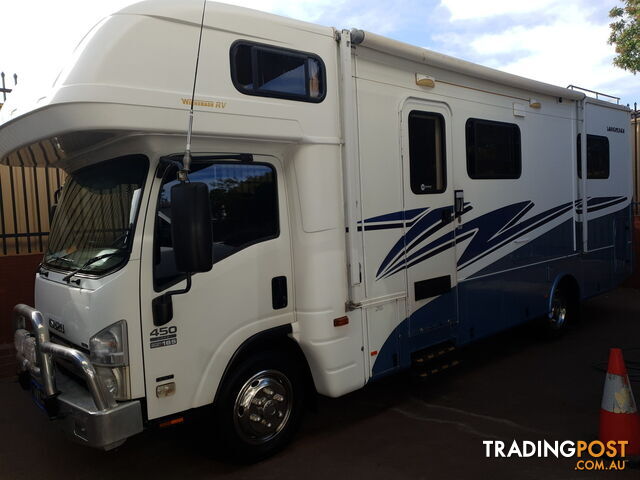 2009 WINNEBAGO ISUZU LONGREACH MOTOR HOME