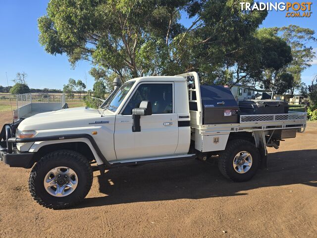 2017 Toyota Landcruiser VDJ79R GXL Ute Manual