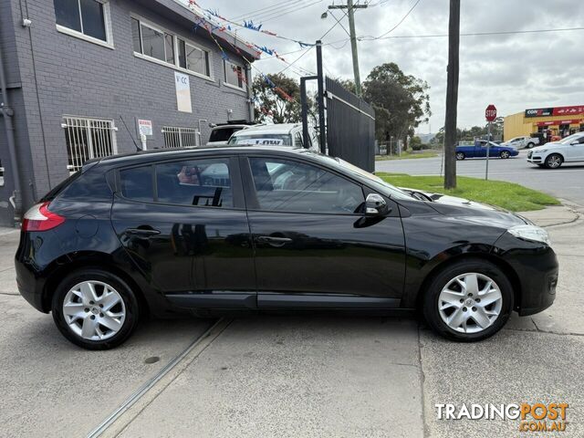 2013 Renault Megane Expression B95 Hatchback - photo 2 of 16