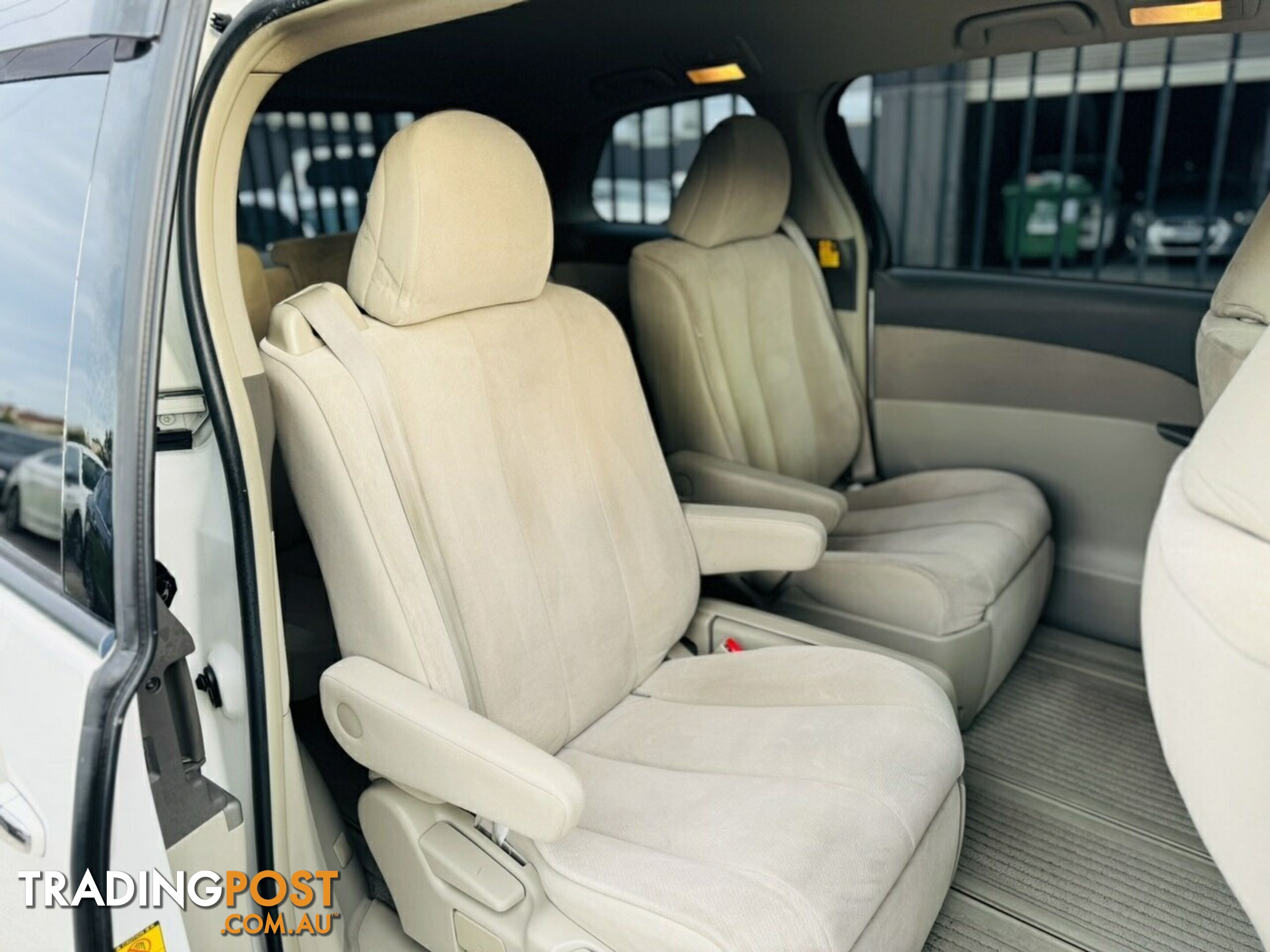 2010 Toyota Estima G  Wagon