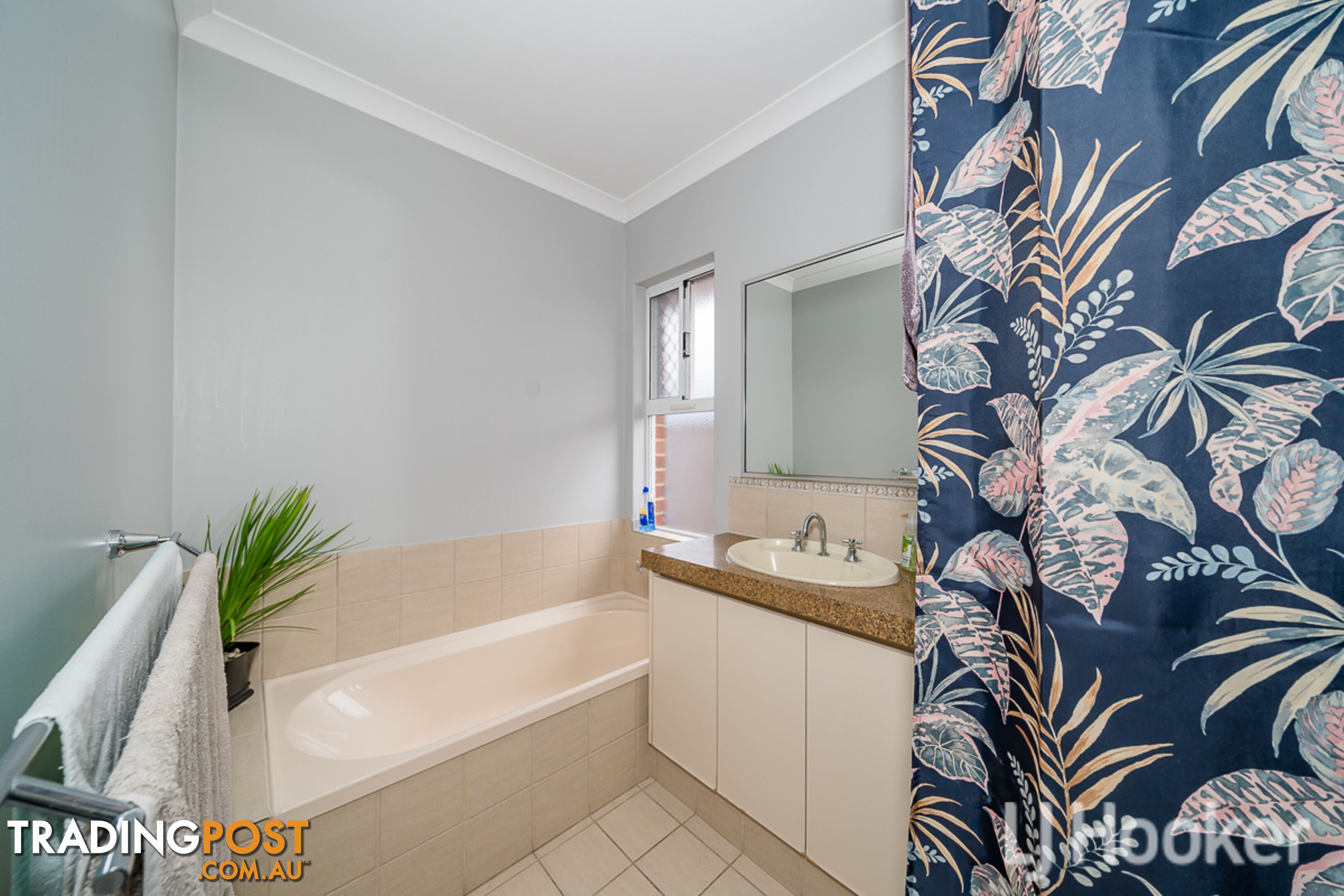 4 Seaspray Place WAIKIKI WA 6169