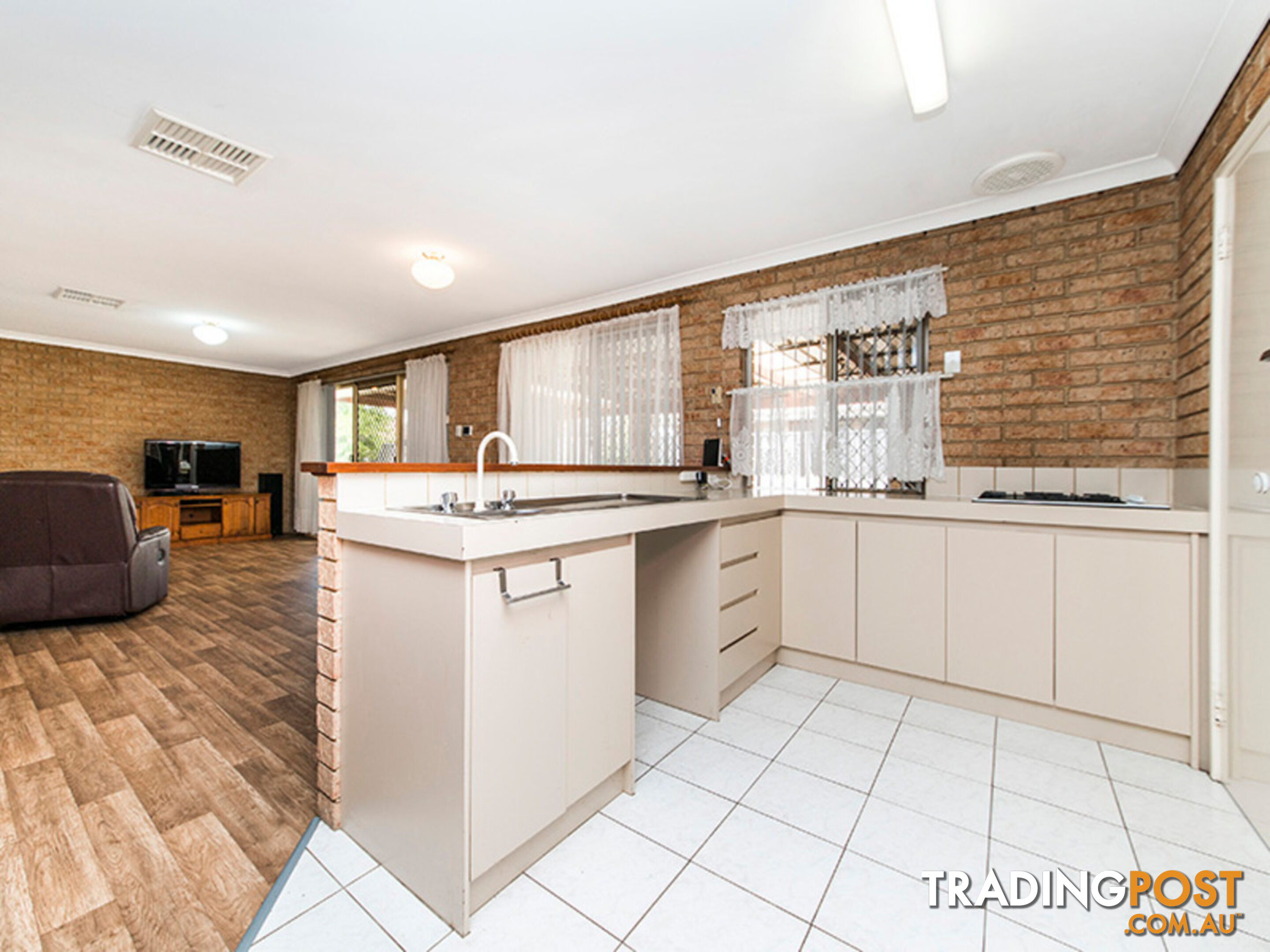 13 Woodbridge Drive COOLOONGUP WA 6168