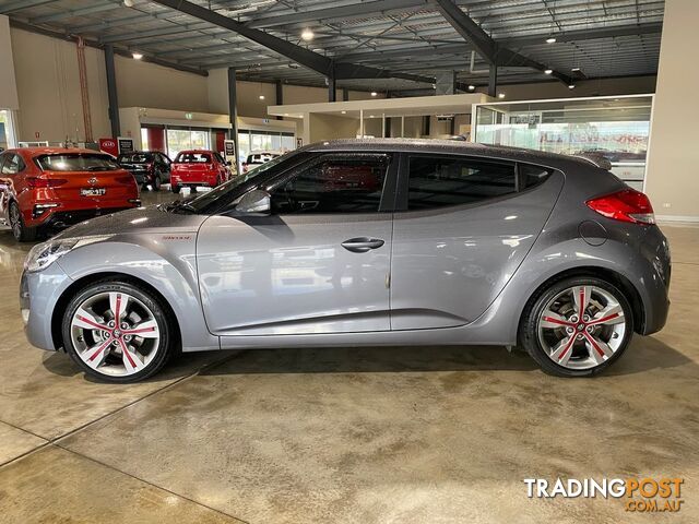 2013 Hyundai Veloster Street FS3 Hatchback - photo 5 of 37