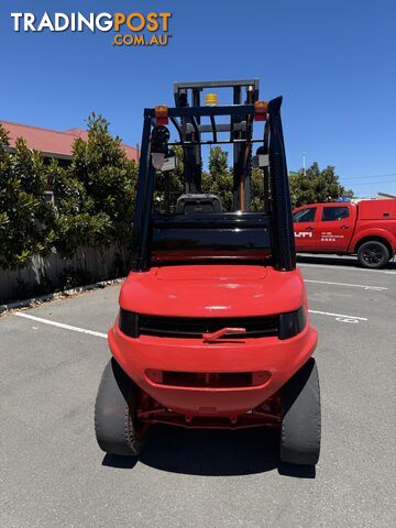 Linde 4.5 tonne fork lift