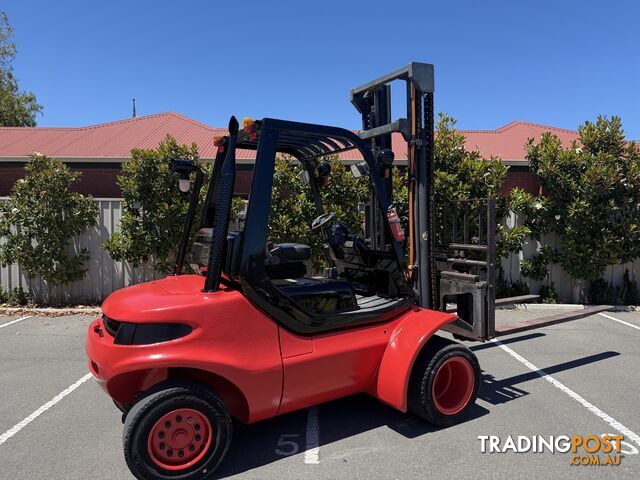 Linde 4.5 tonne fork lift - photo 3 of 10