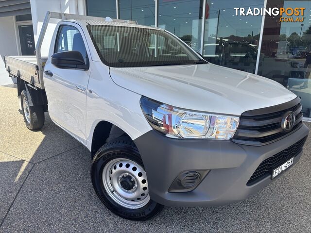 2023 TOYOTA HILUX   CAB CHASSIS