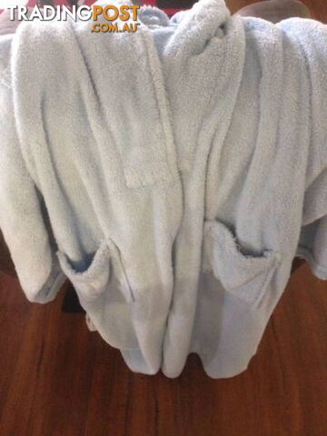 Woman's Bath Robe - Galaxy Manchester - photo 4 of 5