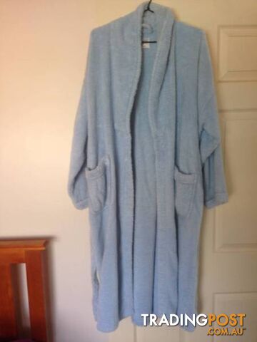 Woman's Bath Robe - Galaxy Manchester - photo 3 of 5