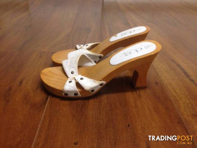 Dice High Heel Clogs. White. Wooden Base. Mila. Size 8. - photo 3 of 5