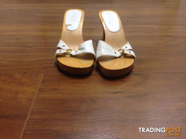 Dice High Heel Clogs. White. Wooden Base. Mila. Size 8. - photo 2 of 5