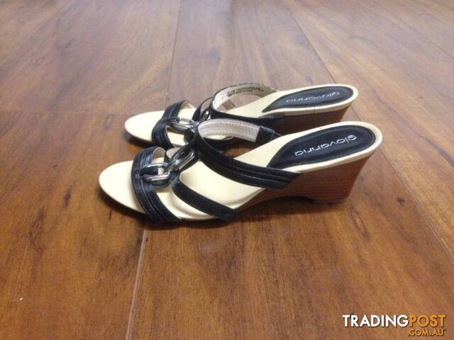 Giovanna Wedges. Black. Leather Upper. Black. Size 7. - photo 3 of 5