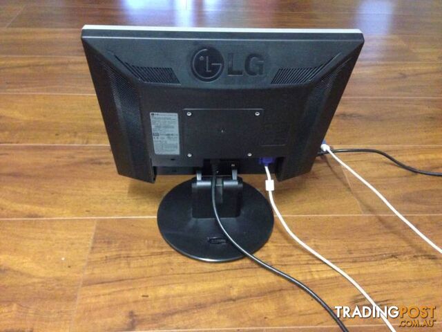 LG Flatron Computer Monitor 17 Inch Screen - photo 5 of 7