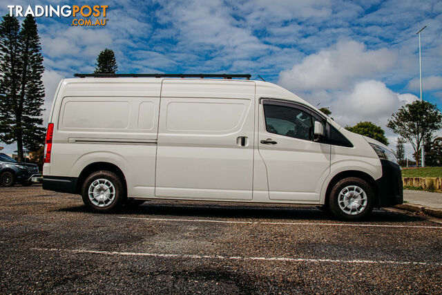 2024 TOYOTA HIACE   VAN