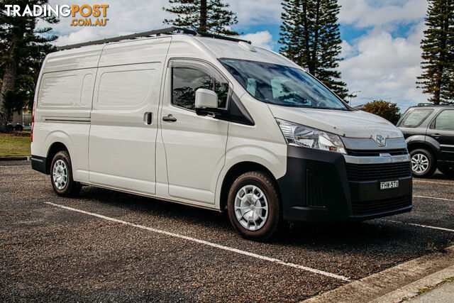 2024 TOYOTA HIACE   VAN