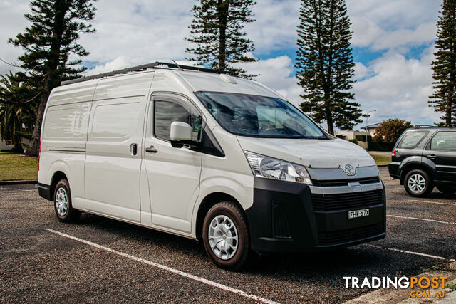 2024 TOYOTA HIACE   VAN