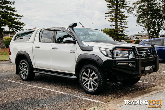 2019 TOYOTA HILUX SR5  UTE