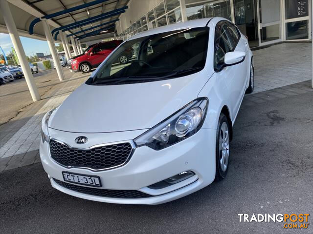 2014 KIA CERATO S  SEDAN