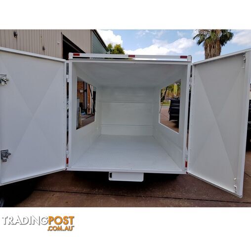 10X5 FULLY ENCLOSED WITH SIDE DOORS AND BACK DOORS