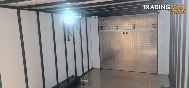 16X8FT ENCLOSED TRAILER WITH DROP DOWN RAMP 3500KGS