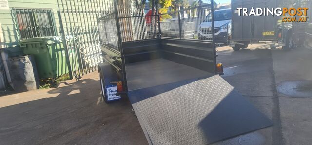 8Ã5 BOX TRAILER 750 KGS GVM WITH RAMP - photo 4 of 7