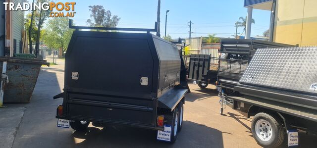 8Ã5 TRADIE TRAILER WITH 3 LIFT UP DOORS - photo 4 of 24