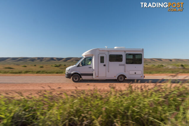Discovery M660 - 4 Berth - photo 3 of 6