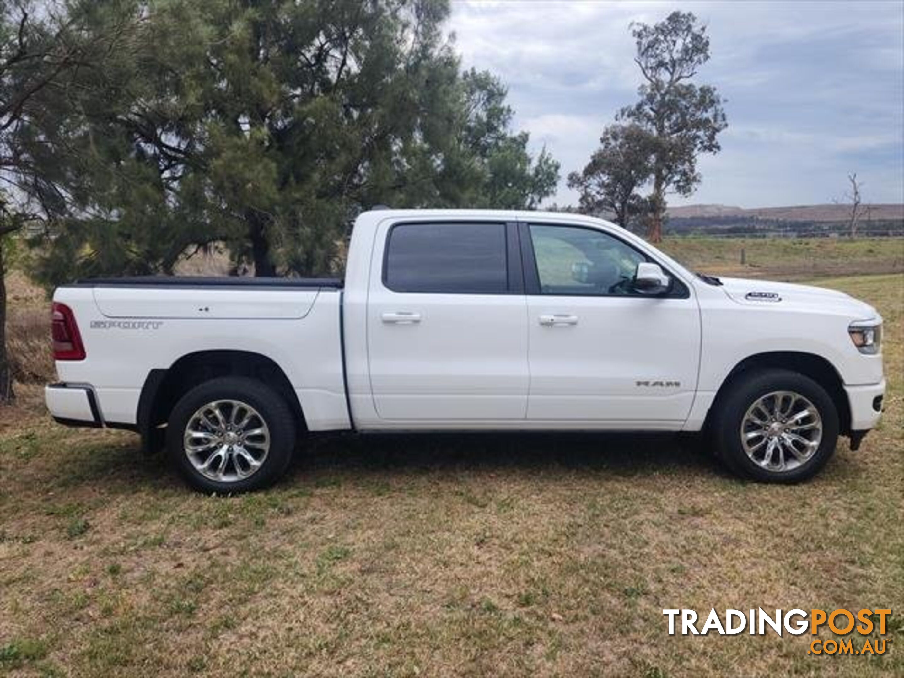 2023 RAM 1500 LARAMIE SPORT RAMBOX DT MY23 4X4 DUAL RANGE UTILITY - DUAL CAB - SHORT WHEELBASE