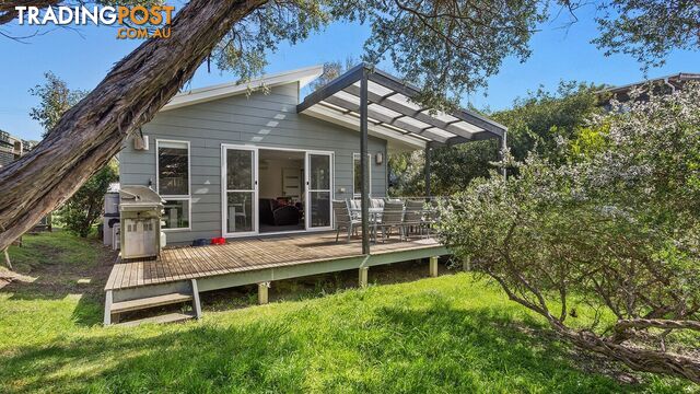 17 Beach Pde SANDY POINT VIC 3959