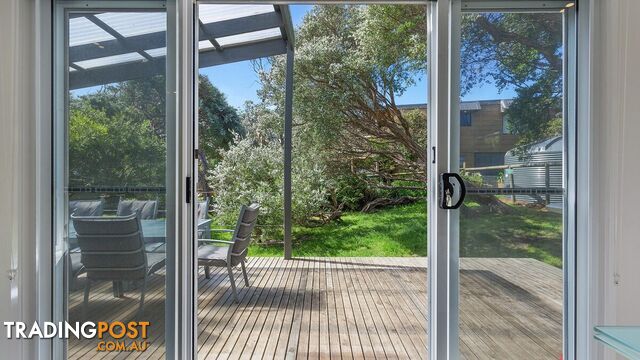 17 Beach Pde SANDY POINT VIC 3959