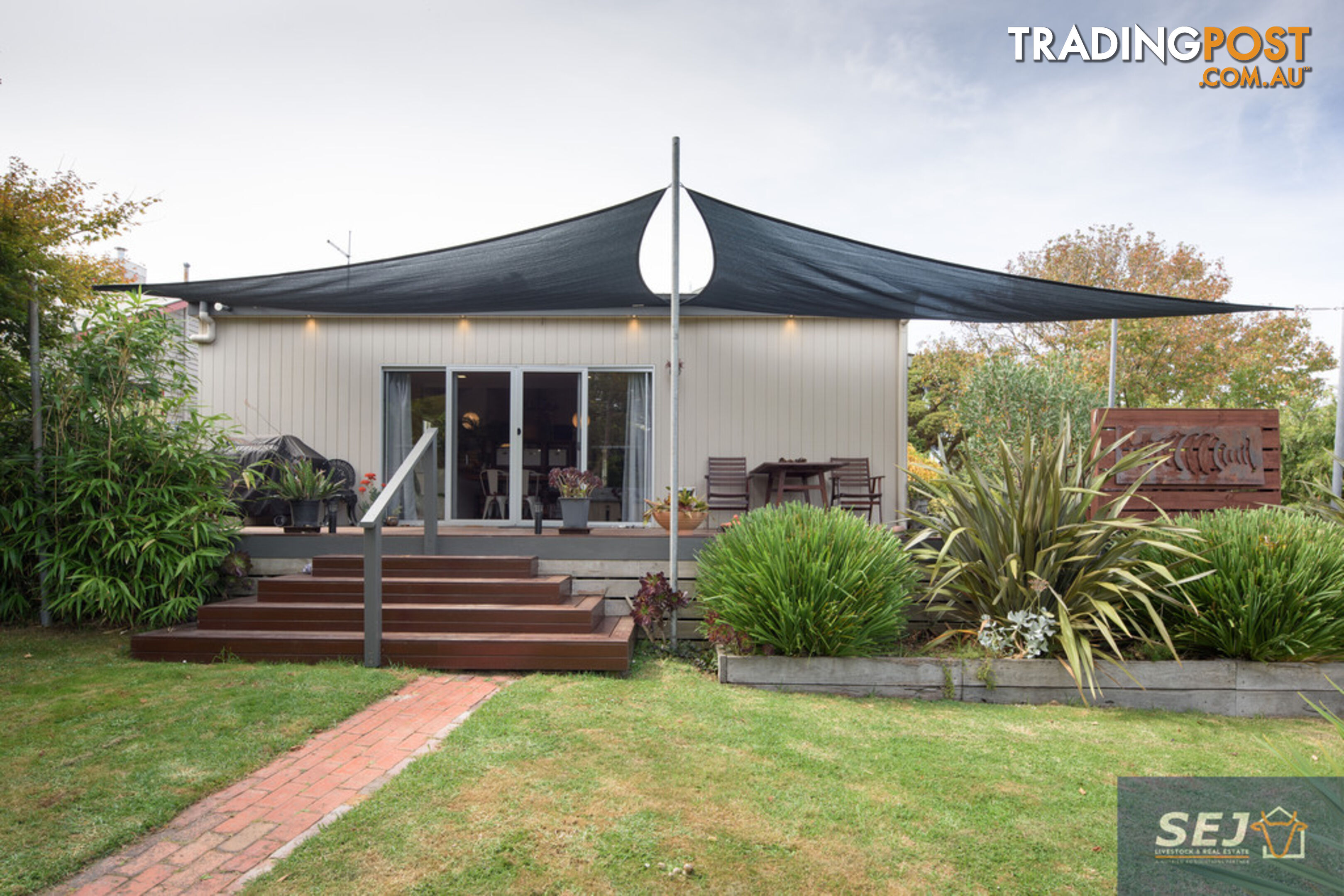 8 Dutton St TOORA VIC 3962