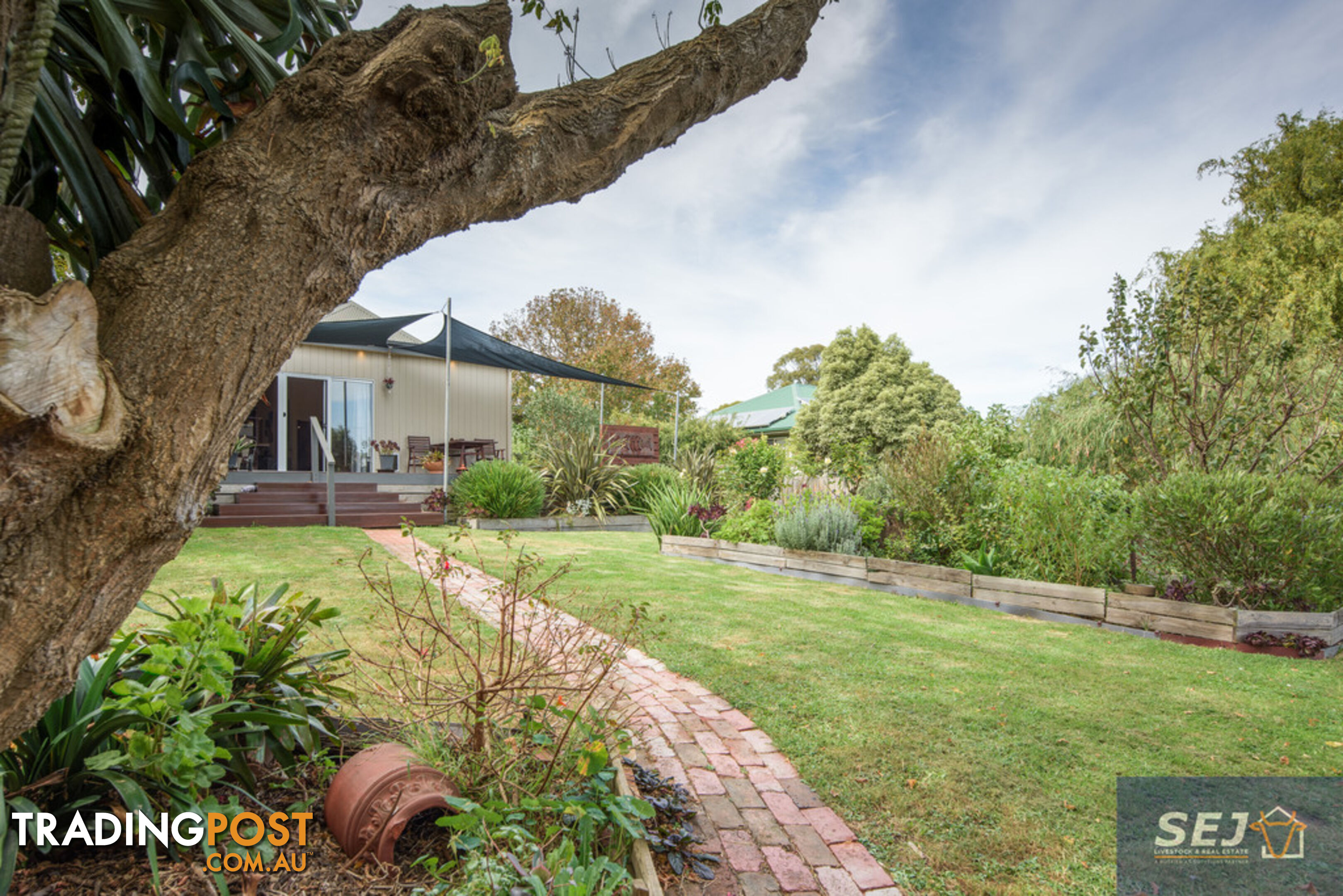 8 Dutton St TOORA VIC 3962