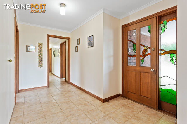 6 Pine Grove WARRAGUL VIC 3820