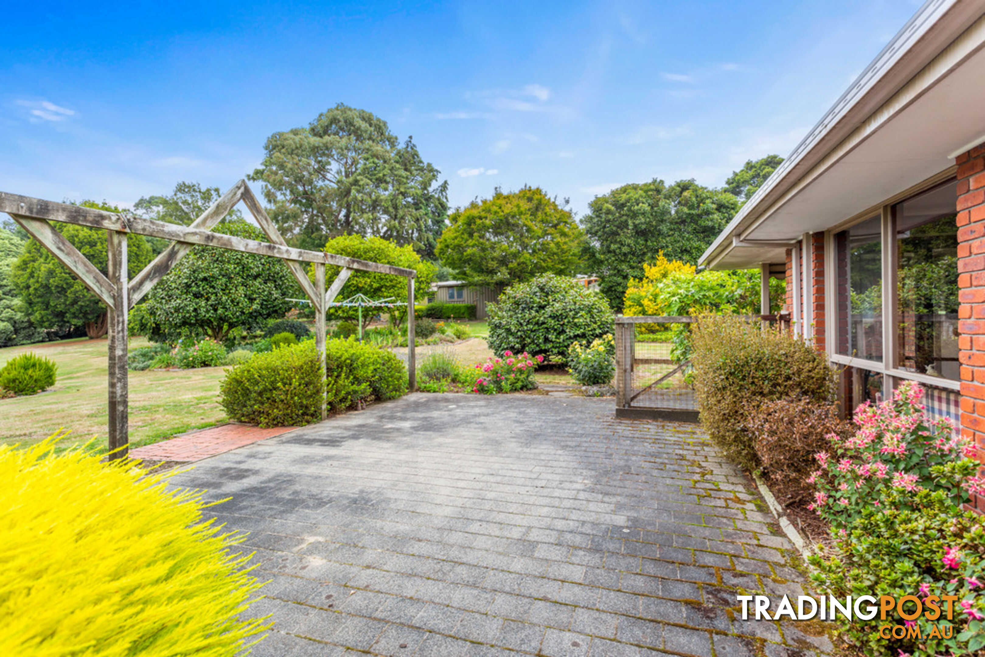 6 Pine Grove WARRAGUL VIC 3820