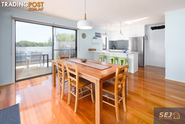 9 Ash Ave SANDY POINT VIC 3959