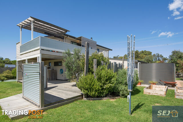 9 Ash Ave SANDY POINT VIC 3959