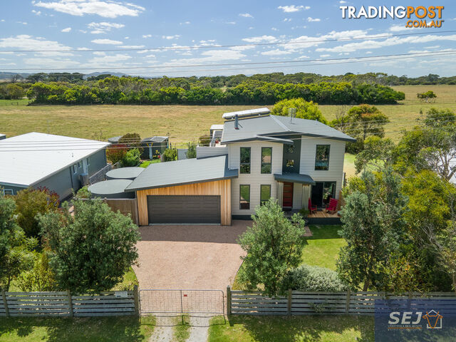 9 Ash Ave SANDY POINT VIC 3959