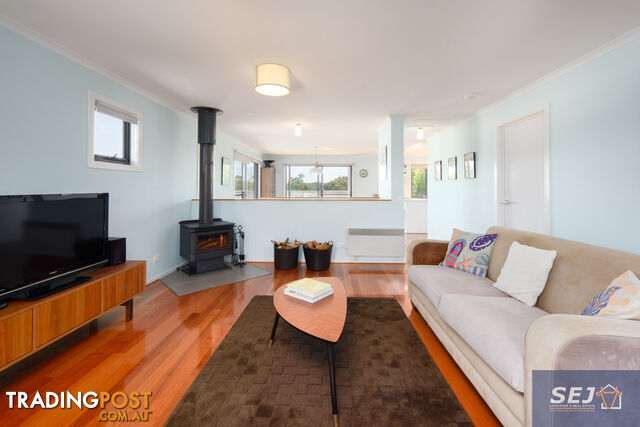 9 Ash Ave SANDY POINT VIC 3959