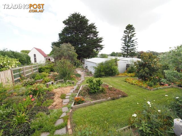 8 Welshpool Rd TOORA VIC 3962