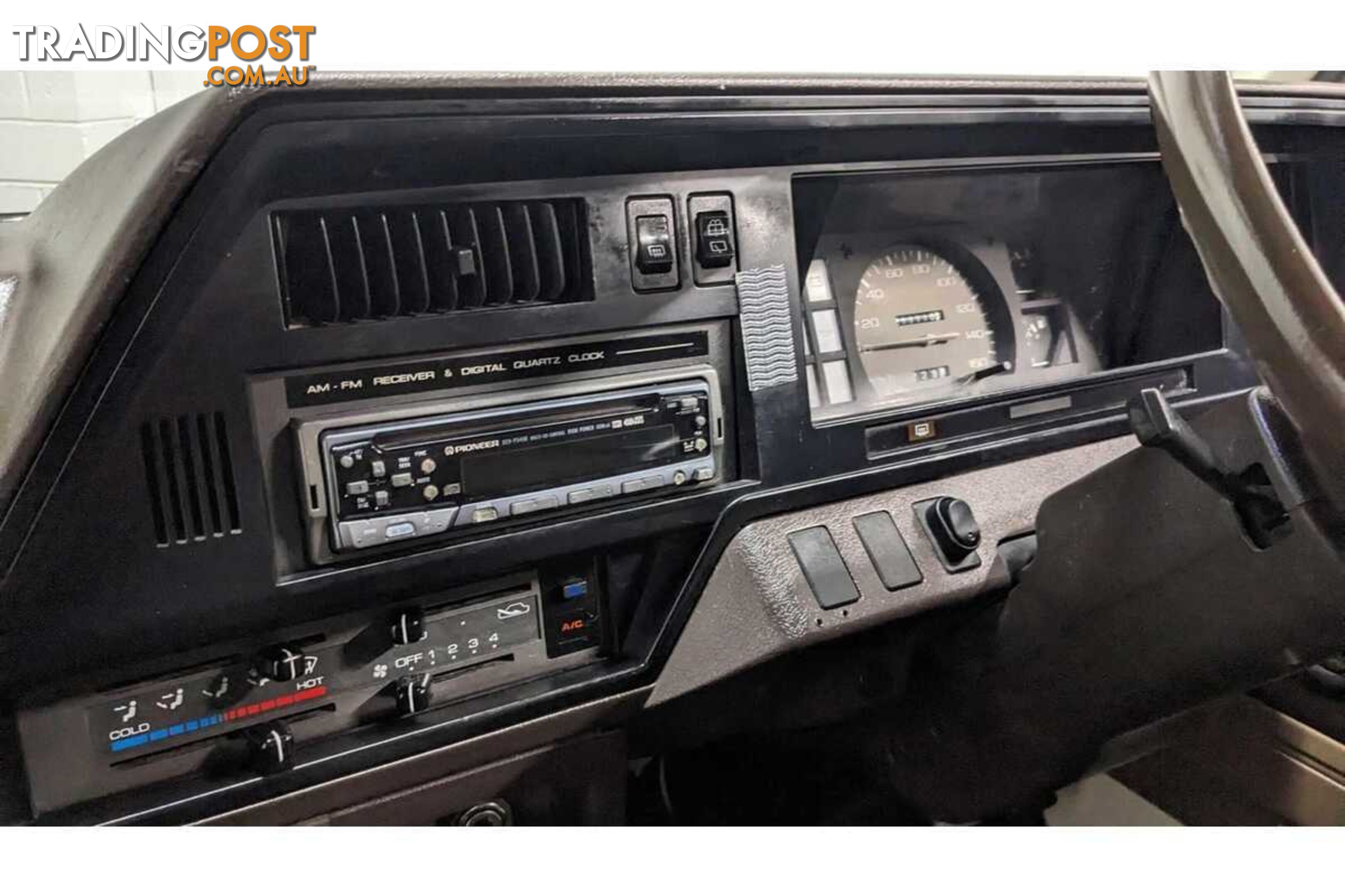 1988 NISSAN URVAN WINDOW  