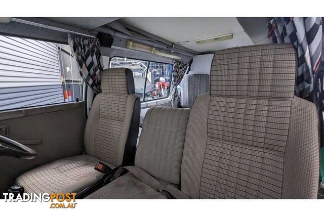 1988 NISSAN URVAN WINDOW  