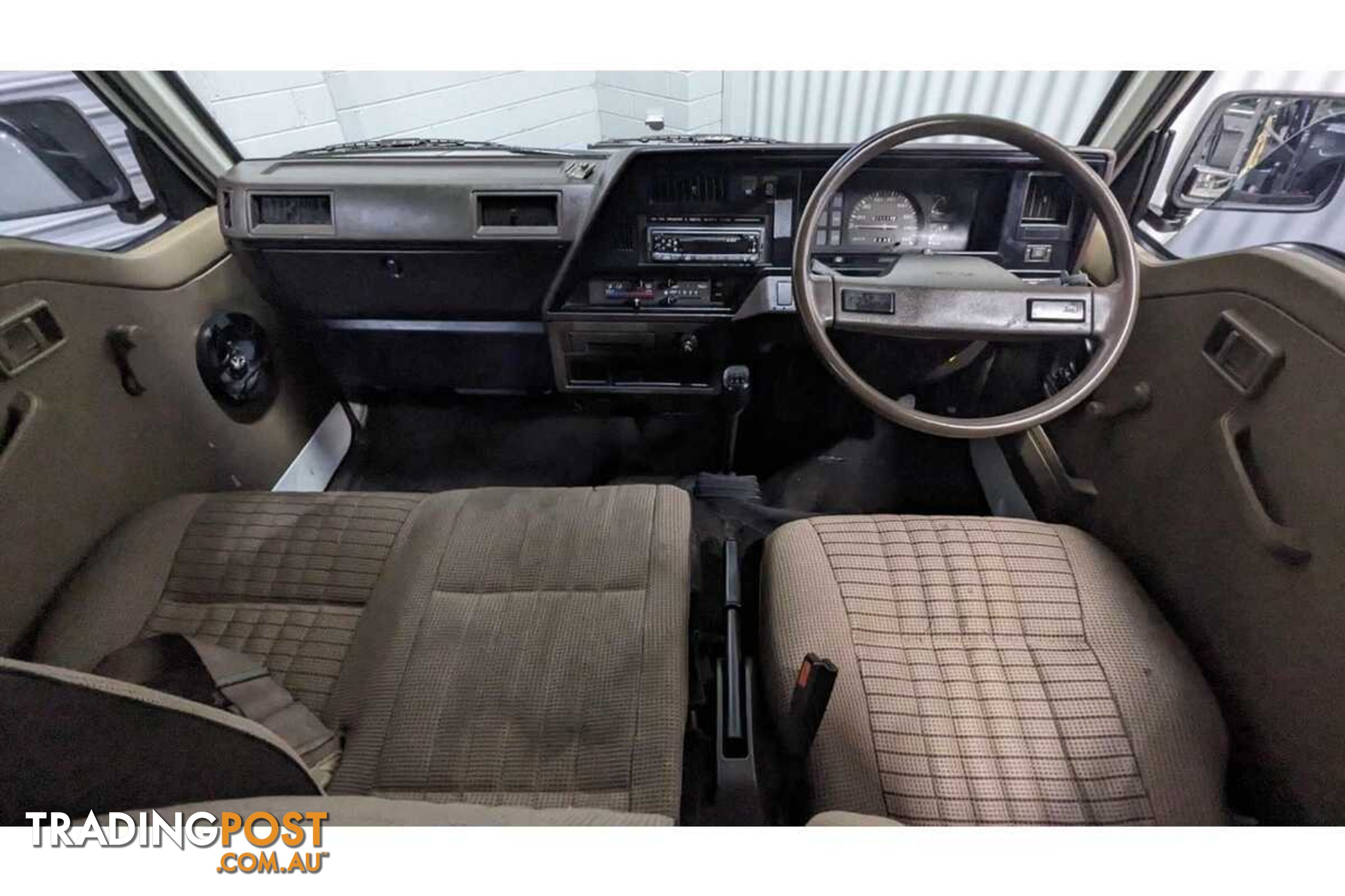 1988 NISSAN URVAN WINDOW  