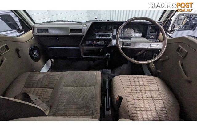 1988 NISSAN URVAN WINDOW  