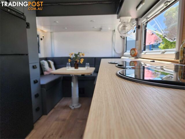 2022 Royal Flair Caravans 17'6 Razor XT Family Van With Electric Bed - photo 3 of 21
