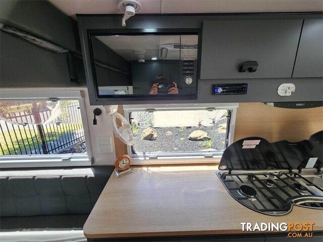 2022 Royal Flair Caravans 17'6 Razor XT Family Van With Electric Bed - photo 5 of 21