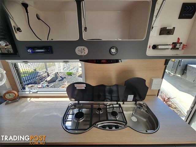 2022 Royal Flair Caravans 17'6 Razor XT Family Van With Electric Bed - photo 4 of 21
