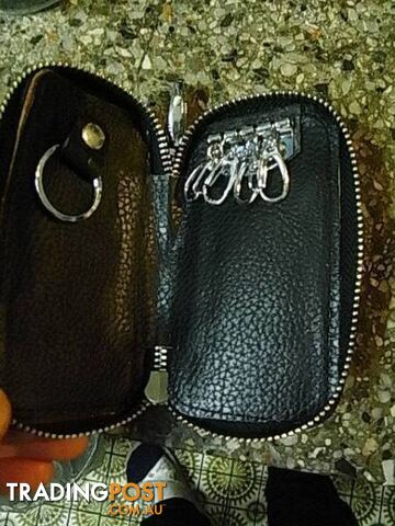 BMW LEATHER KEY WALLET NEW PICKUP OR POST 4.99