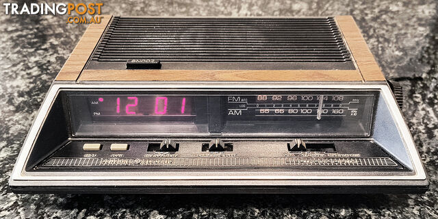 Vintage General Electric EAT4645A Digital Clock Radio - 1970s - Serviced