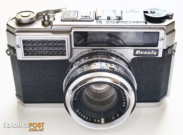 Vintage Beauty Lightomatic II 35mm Rangefinder Camera
