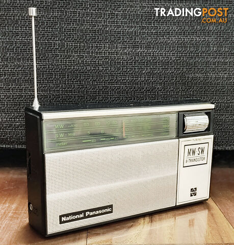 Vintage National R-217R AM/SW Transistor Radio